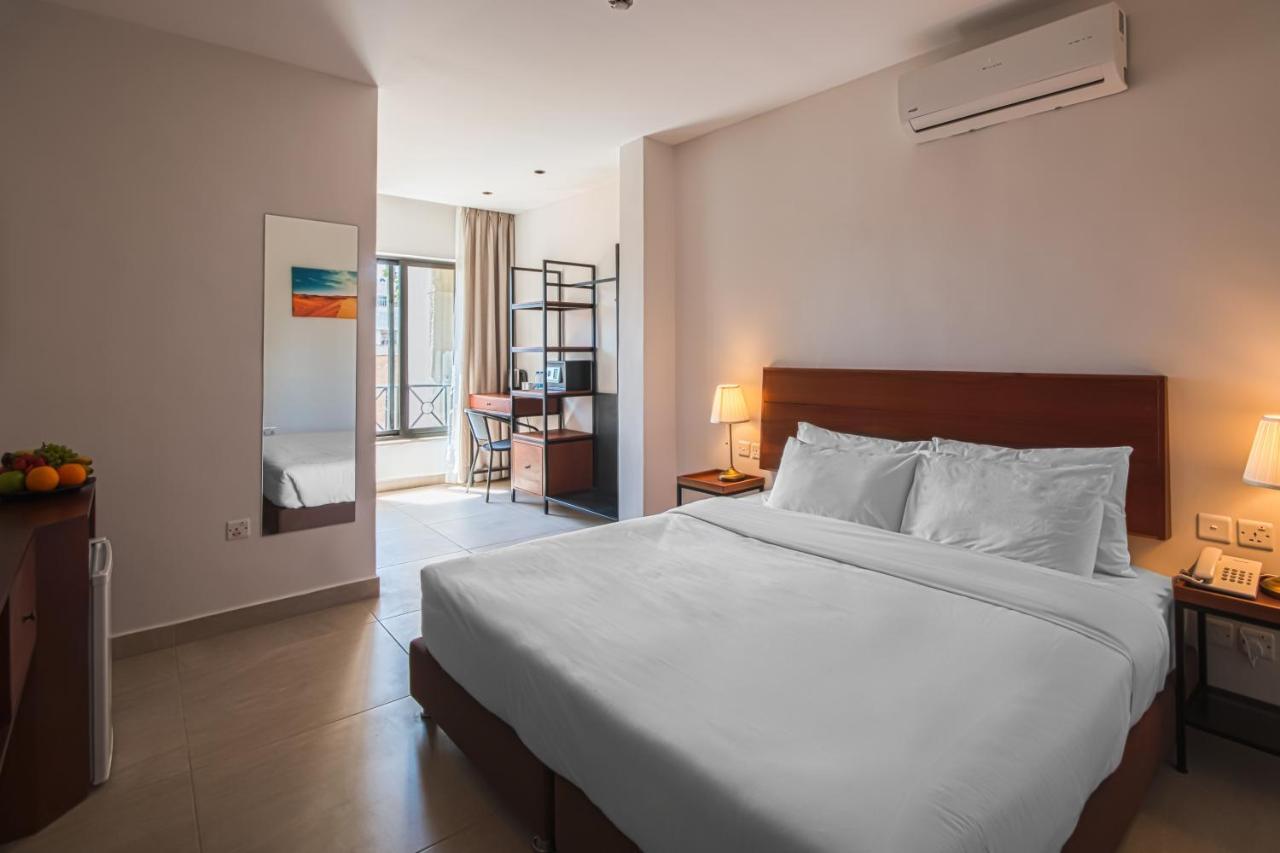 hotel canary amman
